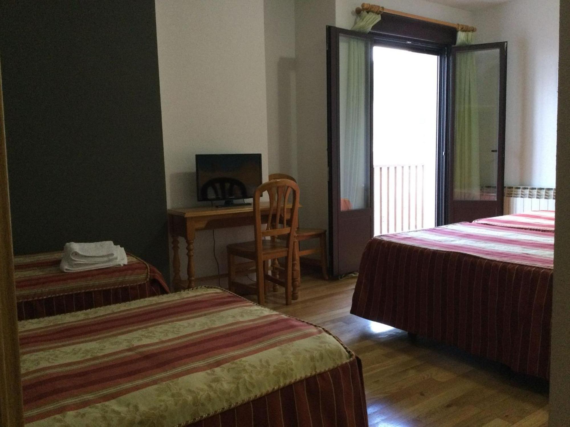Hotel Cinco Castanos كانديلاريو المظهر الخارجي الصورة